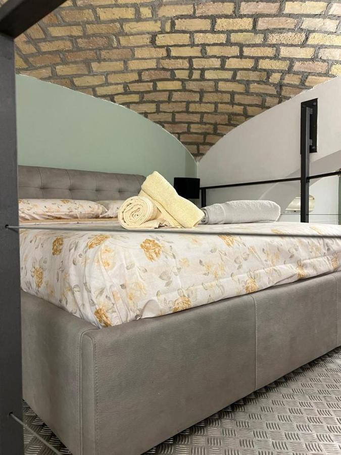La Rosa Di Roma Colosseo Apartment Bagian luar foto