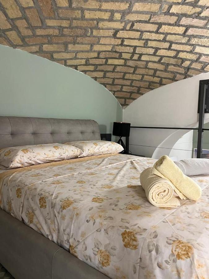 La Rosa Di Roma Colosseo Apartment Bagian luar foto