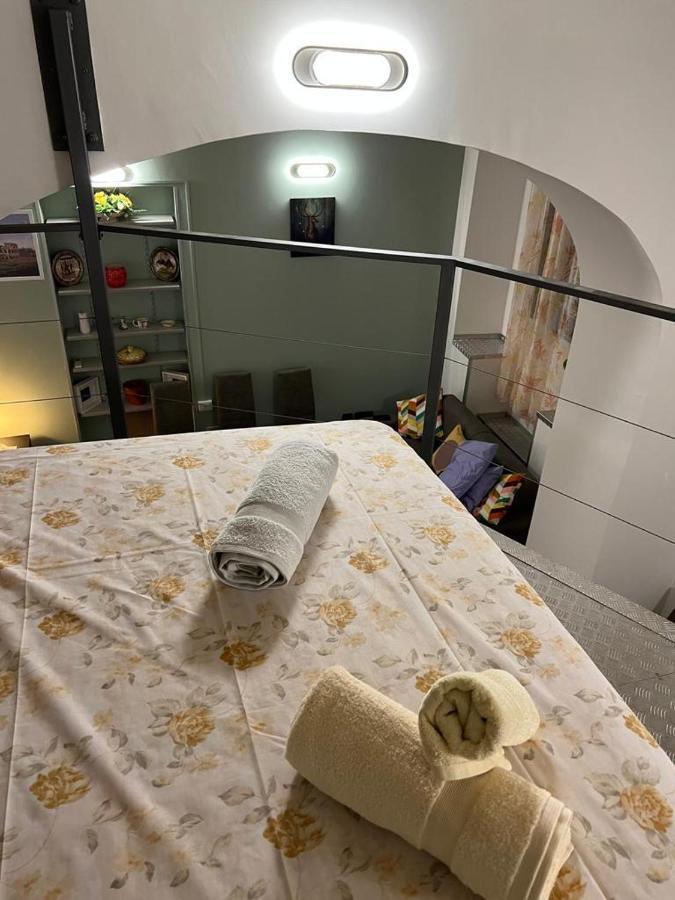 La Rosa Di Roma Colosseo Apartment Bagian luar foto