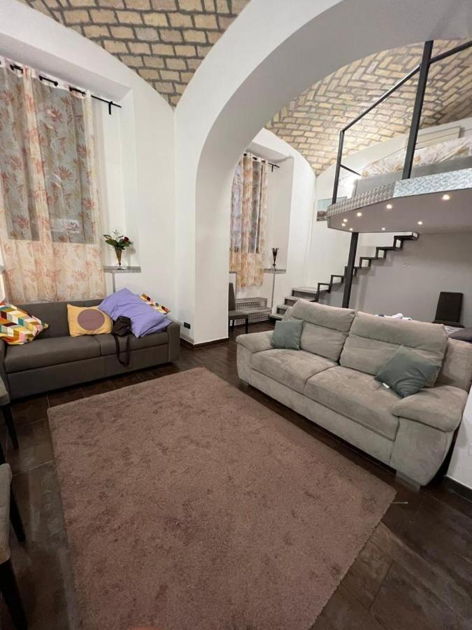 La Rosa Di Roma Colosseo Apartment Bagian luar foto